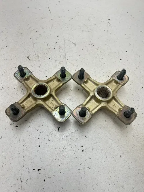 99 1999 Yamaha Warrior 350 YFM350x OEM LOT GOOD! Rear L R Hub Hubs Lug Pair