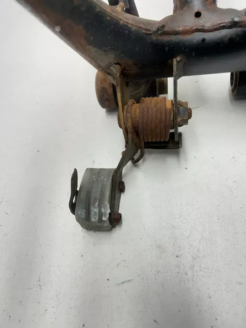 1977 77 Yamaha IT250 it 250 D OEM DAMAGE Swingarm Swing Arm Linkage Guard
