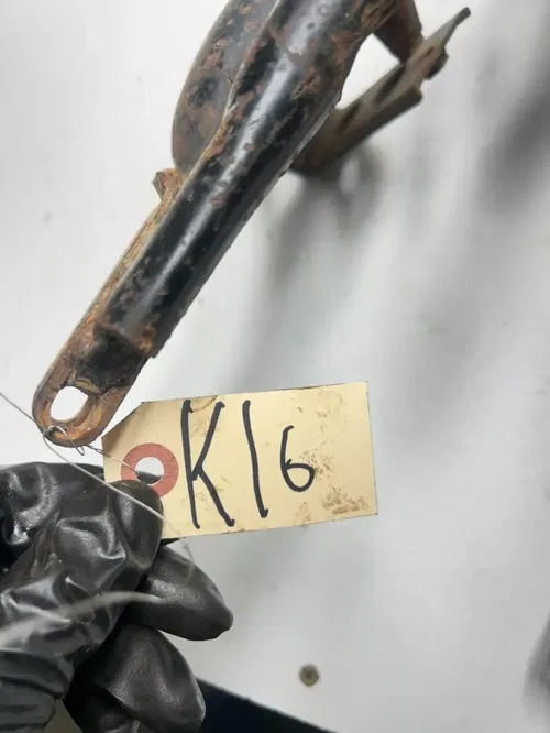 1977 77 Yamaha IT250 it 250 D OEM DAMAGE Swingarm Swing Arm Linkage Guard