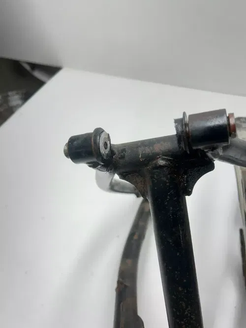 1977 77 Yamaha IT250 it 250 D OEM DAMAGE Swingarm Swing Arm Linkage Guard