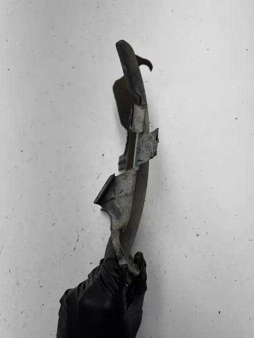 1979 79 Honda XR500 Xr 500 OEM Inner Fender Mud Guard Plastic Mount Shroud