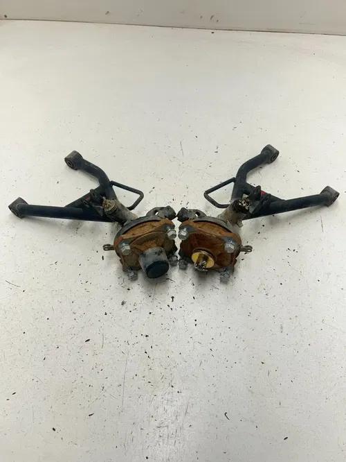 04 2004 Arctic Cat 90 4 Stroke OEM GOOD! L R Front Control A Arm Spindle Hubs