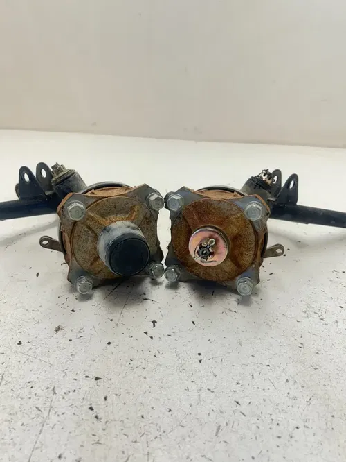 04 2004 Arctic Cat 90 4 Stroke OEM GOOD! L R Front Control A Arm Spindle Hubs