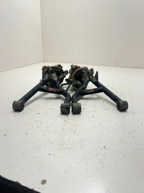 04 2004 Arctic Cat 90 4 Stroke OEM GOOD! L R Front Control A Arm Spindle Hubs