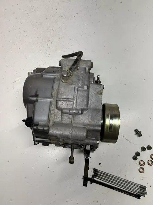 2004 04 YAMAHA TTR 90 ES ttr90 es OEM GOOD! Engine Motor Crank Case Trans Clutch