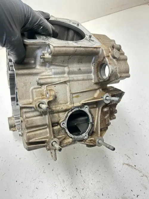 22 2022 Can-Am Maverick Sport 1000 Max Crankcase Case Cases Engine Motor