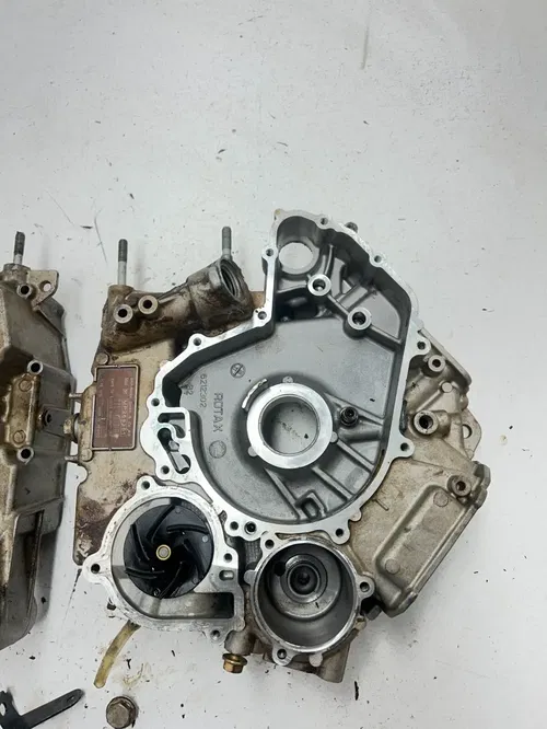 22 2022 Can-Am Maverick Sport 1000 Max Crankcase Case Cases Engine Motor