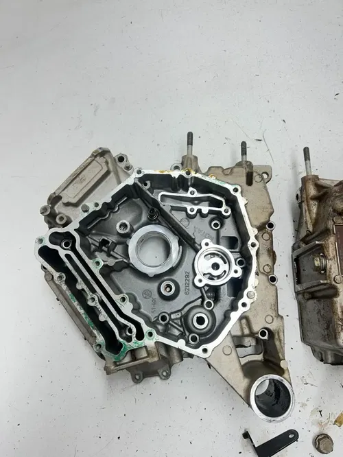 22 2022 Can-Am Maverick Sport 1000 Max Crankcase Case Cases Engine Motor