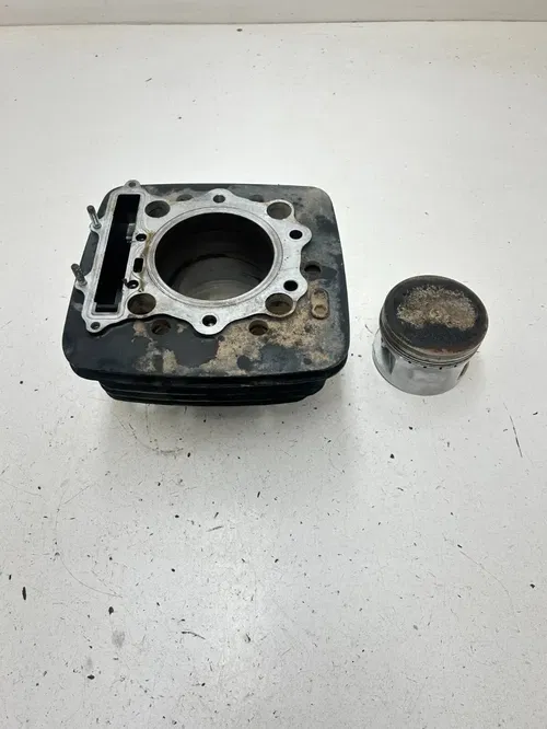 84 1984 Honda Xr 500 R Xr500r OEM Cyl Cylinder Jug Sleeve Piston READ