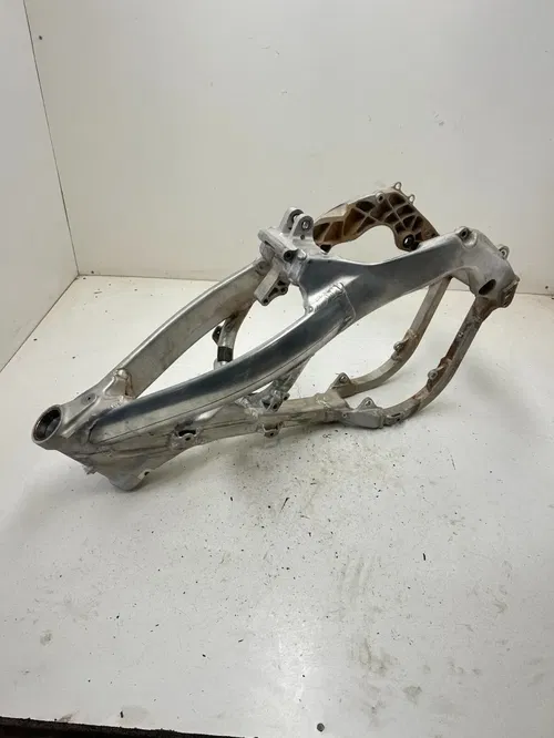 06 2006 Honda Crf 250 r CRF250R OEM Main Frame Body Assembly Chassis BOS! READ