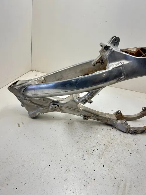06 2006 Honda Crf 250 r CRF250R OEM Main Frame Body Assembly Chassis BOS! READ