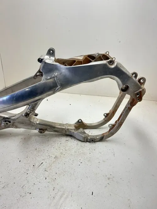 06 2006 Honda Crf 250 r CRF250R OEM Main Frame Body Assembly Chassis BOS! READ