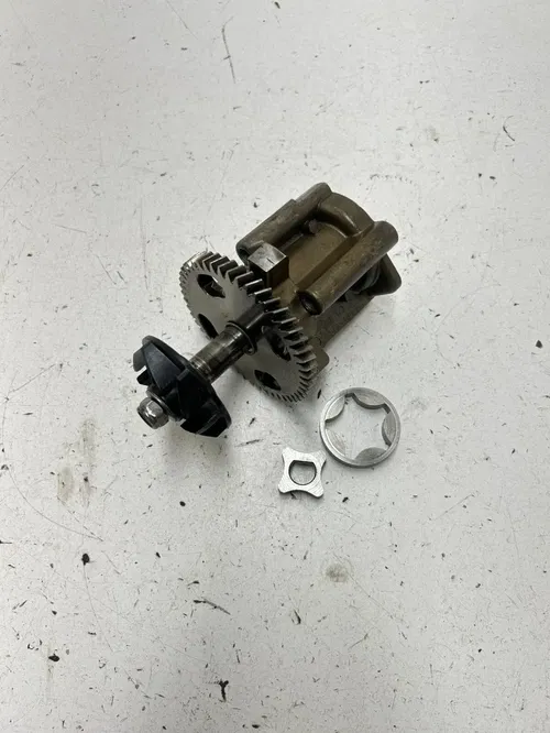 10 2010 Polaris Ranger 800 XP 4x4 OEM UNTESTED! Oil Pump Assembly