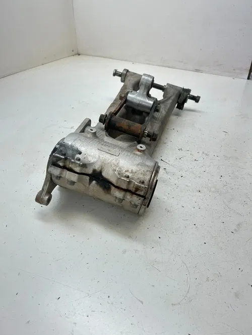05 2005 Yamaha YFZ450R Yfz 450 r OEM Swing Arm Swingarm Suspension Linkage Bolt