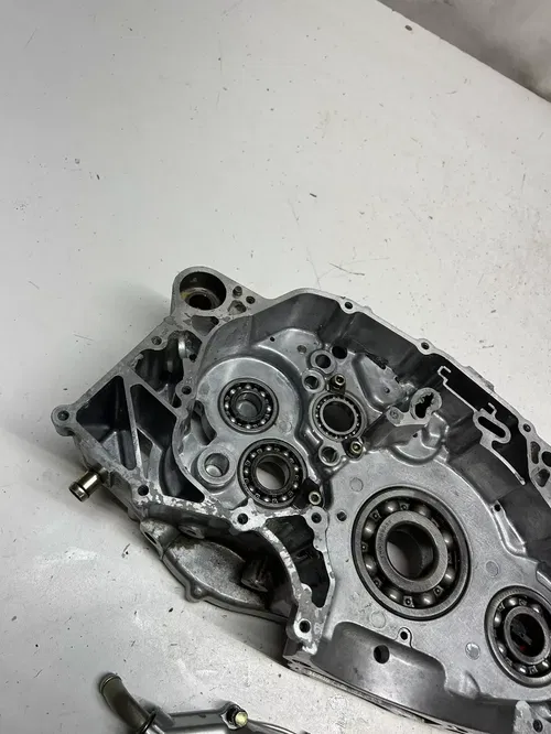 2005 05 Polaris Predator 500 OEM LOT Right Crankcase Case Clutch Cover Water Pum