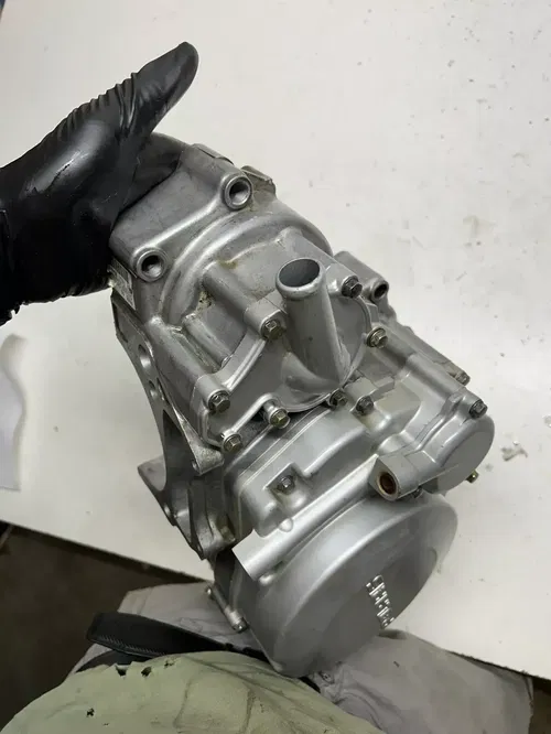 2005 05 Polaris Predator 500 OEM LOT Right Crankcase Case Clutch Cover Water Pum