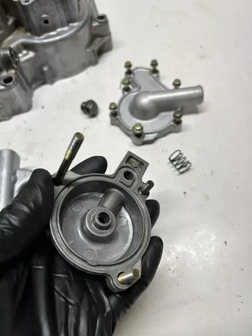 2005 05 Polaris Predator 500 OEM LOT Right Crankcase Case Clutch Cover Water Pum