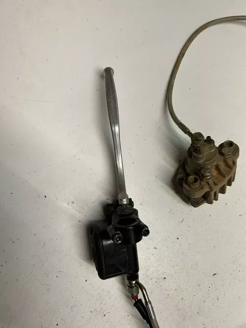 2005 05 POLARIS PHOENIX 200 WORKING! Front Brake Caliper Master Cyl Lines #2