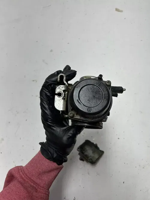1994 94 Suzuki DR350SE Dr 350 se OEM Carb Carburetor Body Float Bowl READ DESCRI