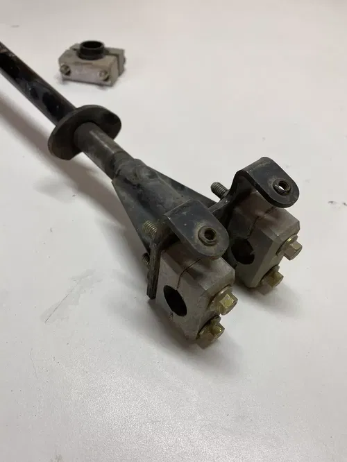 04 Arctic Cat 650 4x4 FIS V2 Steering Shaft Tie Rod & Ends With Steering Mount