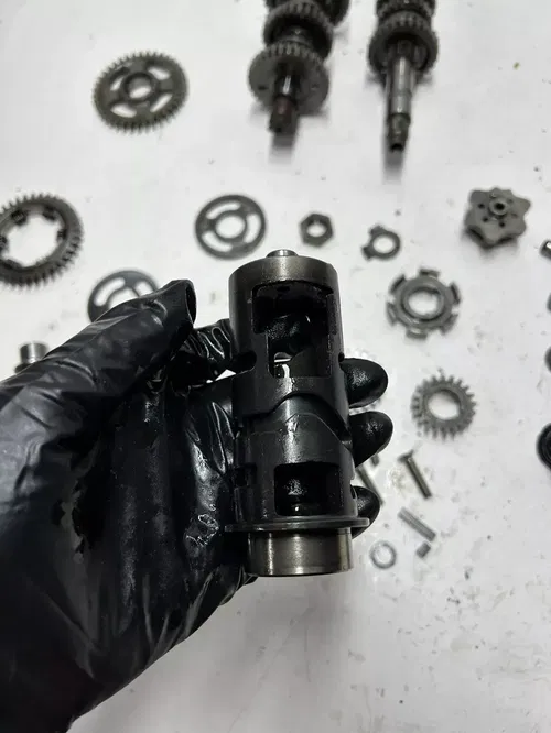 1985 85 Yamaha Big Wheel 200 BW200 OEM Trans Transmission Gear Shaft Fork Drum