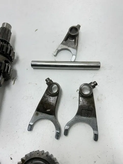 98 1998 Honda Xr400r XR 400 R OEM Trans Transmission Gear Fork Shaft Assemb READ