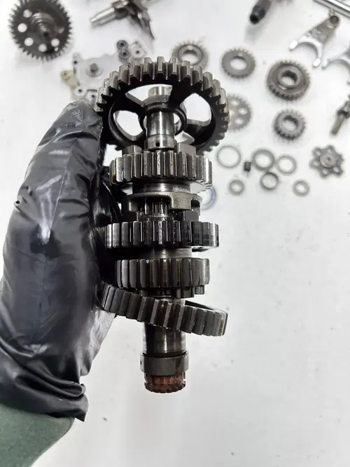 98 1998 Honda Xr400r XR 400 R OEM Trans Transmission Gear Fork Shaft Assemb READ