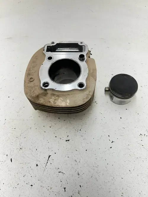 06 2006 Polaris Trail Boss 330 2x4 OEM Engine Cylinder Piston Block Jug Barrel