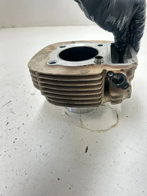 06 2006 Polaris Trail Boss 330 2x4 OEM Engine Cylinder Piston Block Jug Barrel