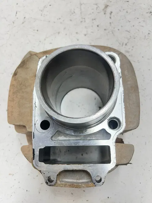 06 2006 Polaris Trail Boss 330 2x4 OEM Engine Cylinder Piston Block Jug Barrel