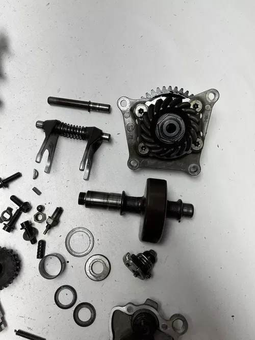 2008 08 Yamaha Grizzly 700 4x4 YFM700 OEM LOT Trans Transmission Gear Shaft Fork