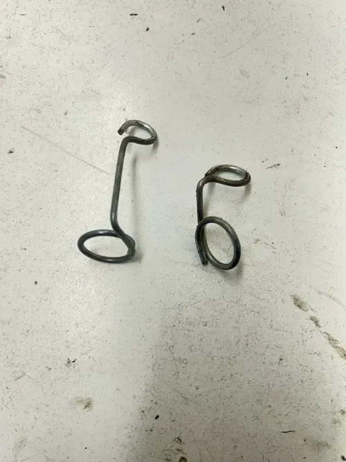 80 1980 Suzuki Ds 250 DS250 OEM GOOD! Cable Guide Holder Stay Mount FREE SHIPPIN