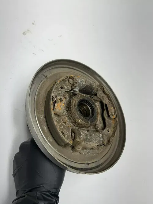 2005 05 Honda Rincon TRX 650 FA Trx650 OEM Front Right Hub Spindle Brake Plate