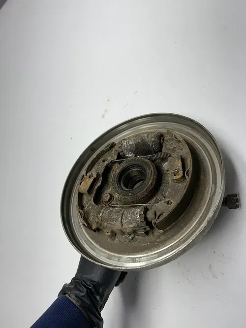2005 05 Honda Rincon TRX 650 FA Trx650 OEM Front Right Hub Spindle Brake Plate