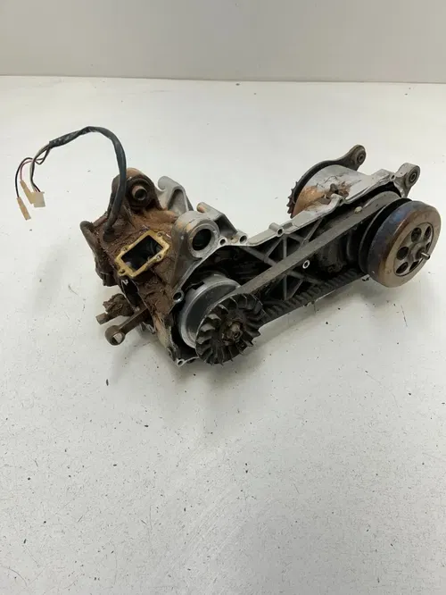 02 2002 Polaris Scrambler 90 2 Stroke OEM Engine Motor Cases Crank Shaft