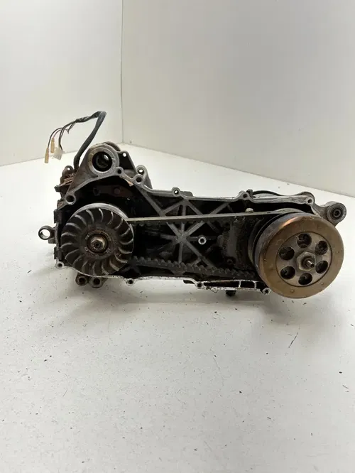 02 2002 Polaris Scrambler 90 2 Stroke OEM Engine Motor Cases Crank Shaft