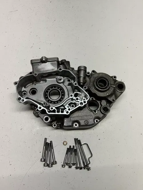 2006 06 Kawasaki Kx450f KX 450 F OEM NICE! LEFT Crankcase Case Cover Engine Bolt