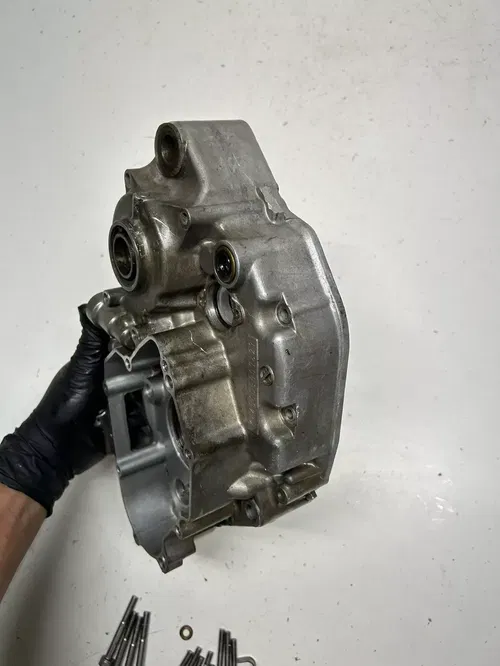 2006 06 Kawasaki Kx450f KX 450 F OEM NICE! LEFT Crankcase Case Cover Engine Bolt