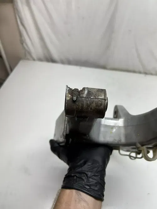 2002 02 Honda CRF450R Crf 450 r OEM DAMAGED! Swing Arm Swingarm Free Ship