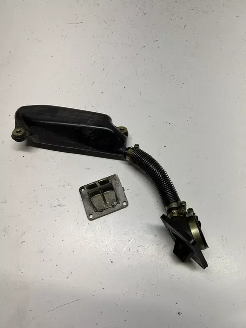 1990 90 Yamaha RT180 RT 180 rt OEM LOT Intake Boot Reed Cage Air Canister Line