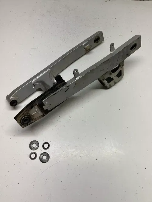 2005 05 SUZUKI DRZ125L Drz 125 L OEM Swingarm Swing Arm Guide Free Ship