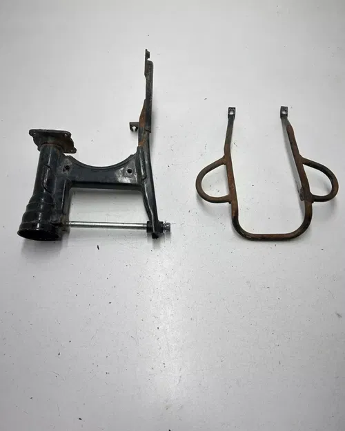 2005 05 Yamaha Raptor 80 YFM80 OEM Swingarm Swing Arm Axle Carrier Guard Bash