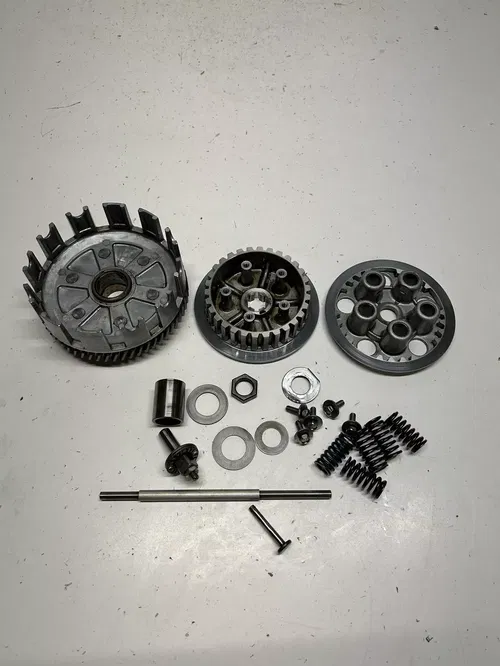 2005 05 SUZUKI DRZ125L Drz 125 L OEM Clutch Basket Assembly Plate Hardware Rod