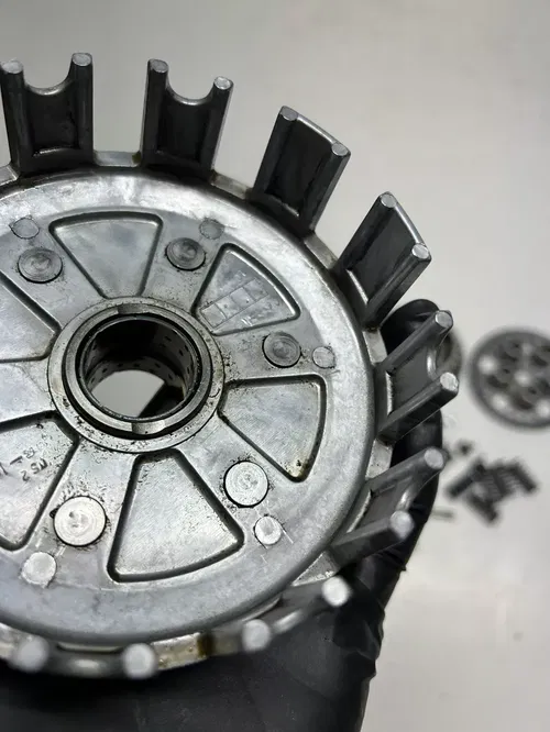 2005 05 SUZUKI DRZ125L Drz 125 L OEM Clutch Basket Assembly Plate Hardware Rod