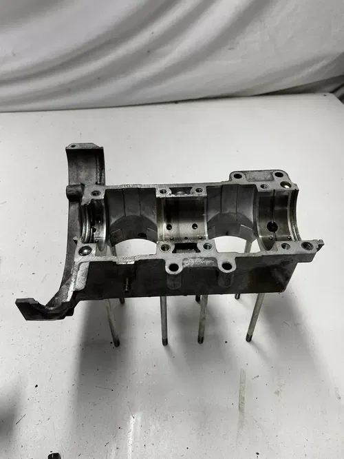 1985 85 YAMAHA PHAZER 480 PZ480 EJ OEM GOOD! Crankcase Cases Case Stud Motor