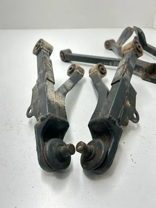 1999 99 Arctic Cat 300 4x4 OEM  Left Right Front A Arms Knuckle Hub Steering