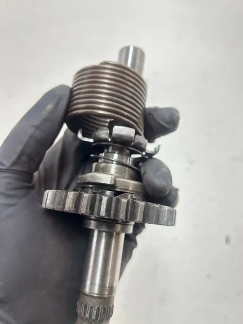81 1981 Suzuki TS250 Ts 250 OEM GOOD! Kickstart Kick Start Shaft Gear Idler READ