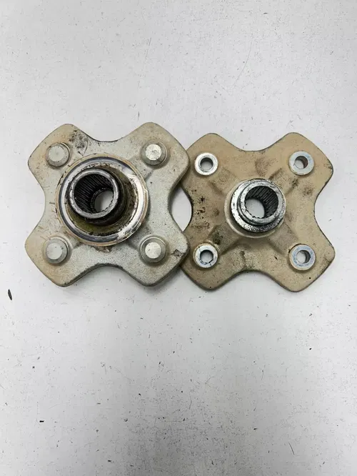 95 Honda Foreman 400 Trx400fw 4x4 OEM Rear Back Hub Hubs