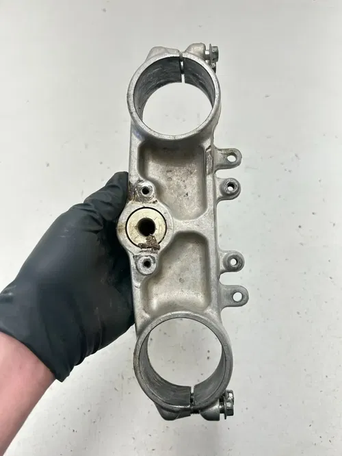 96 1996 Yamaha YZ250 Yz 250 2 Stroke OEM GOOD THREADS! Triple Clamp Tree Lower
