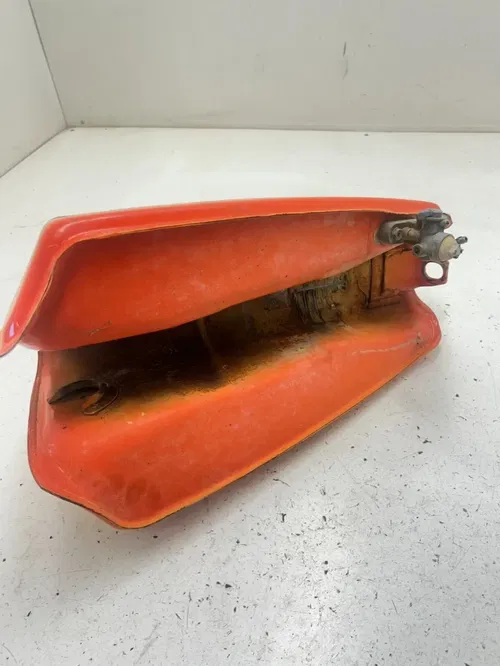 80 1980 Suzuki Ds 250 DS250 OEM GOOD! Gas Tank Fuel Cell Cap Lid FREE SHIP